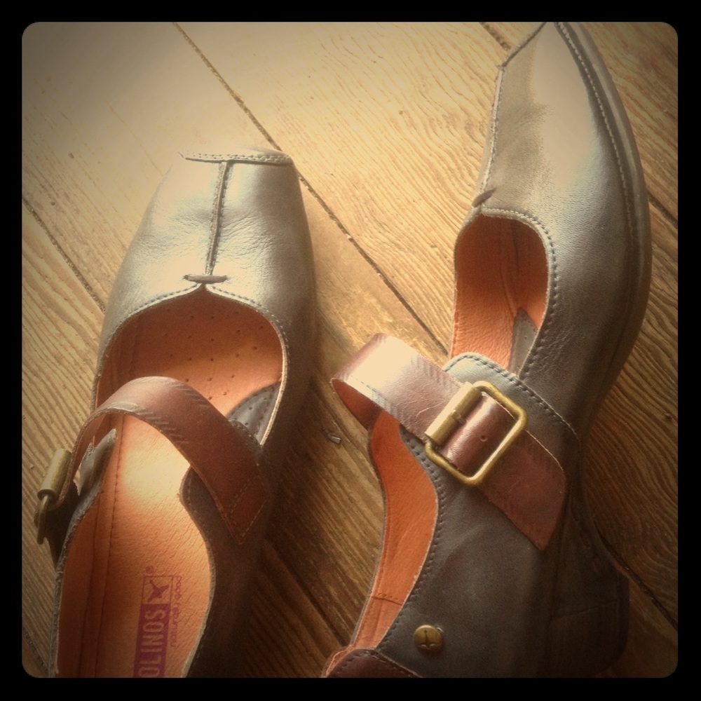 Pikolionos mary jane shoes, nwt